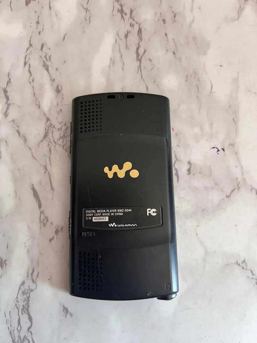 Sony Walkman NWZ-S544 8GB Digital Media MP3 Video Player with Built-in Speakers
